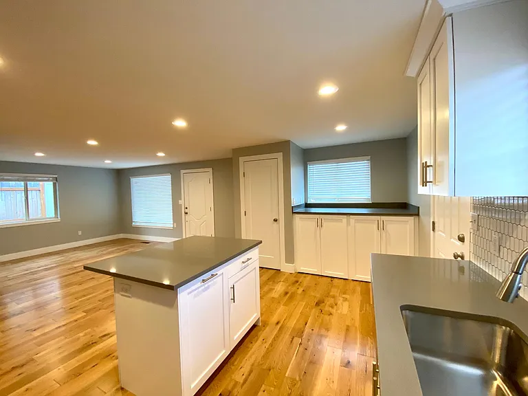 1627 E Roosevelt Ave — Photo 5