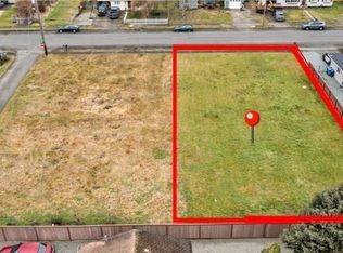 921 9th St SW, Puyallup, WA 98371