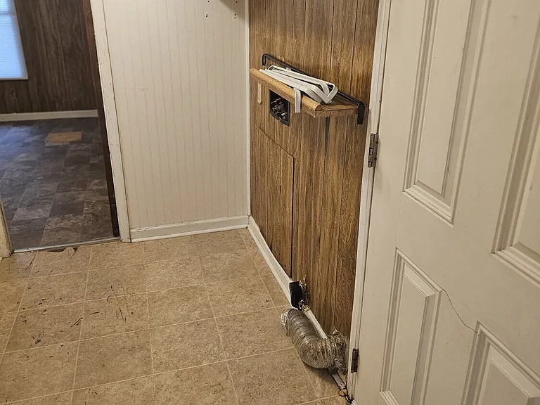 2390 Skyview Ln — Photo 15