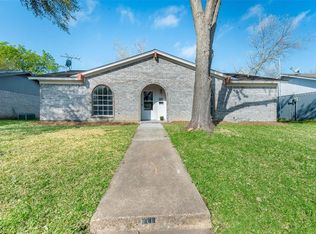 1929 Northlake Dr, Garland, TX 75040