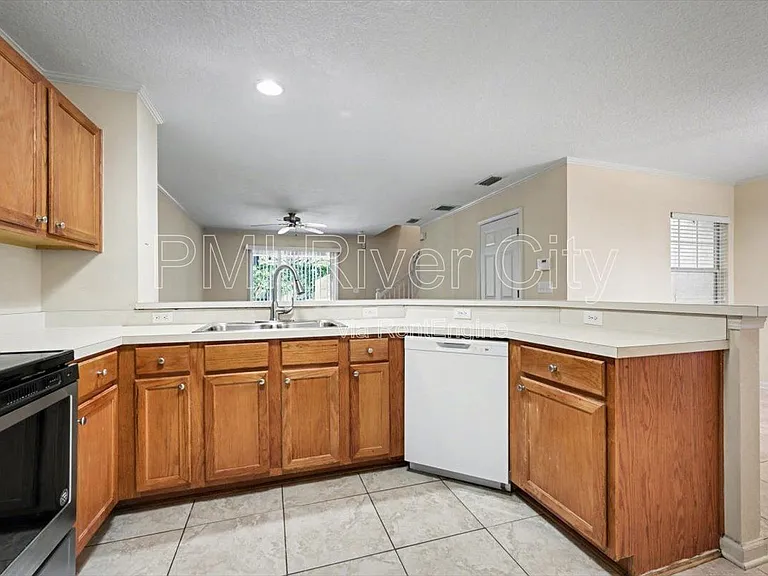 8550 Argyle Business Loop #306 — Photo 2
