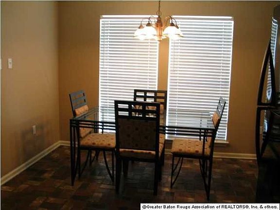 3rd image of 14198 Parkridge Dr