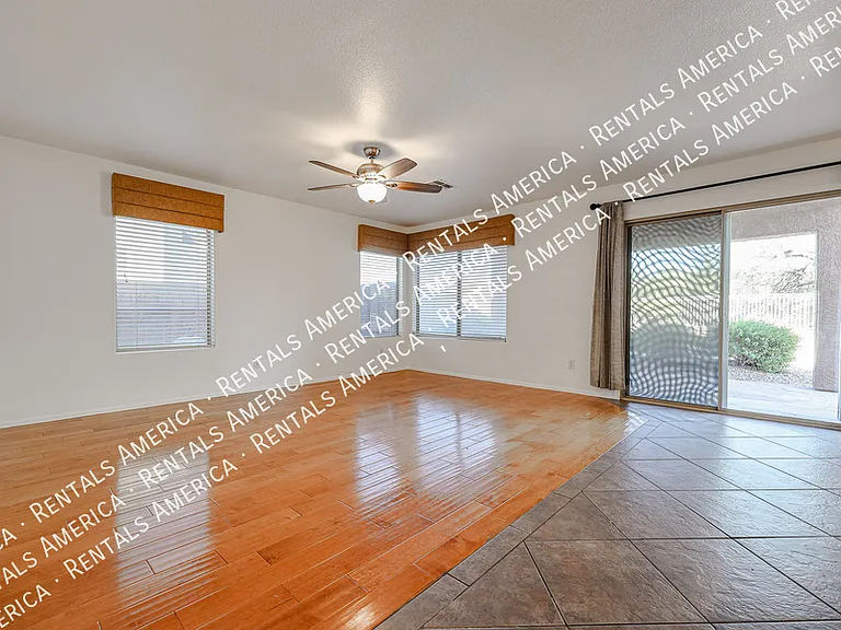 33251 N Symer Dr — Photo 8