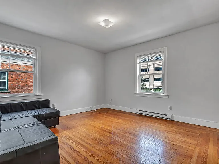 608-612 George St #12 — Photo 7