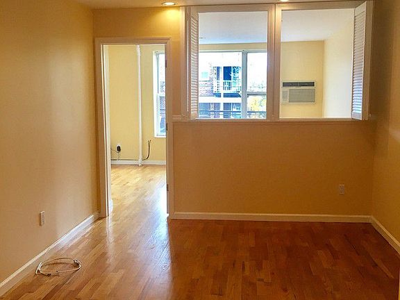 2nd image of 2822 47th St #2F