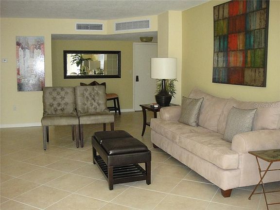 4th image of 644 Island Way APT 303