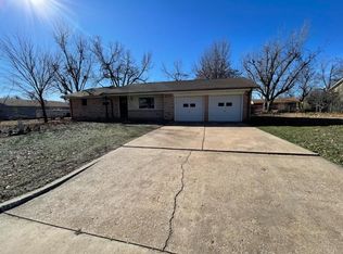 1703 N 10th St, Perry, OK 73077