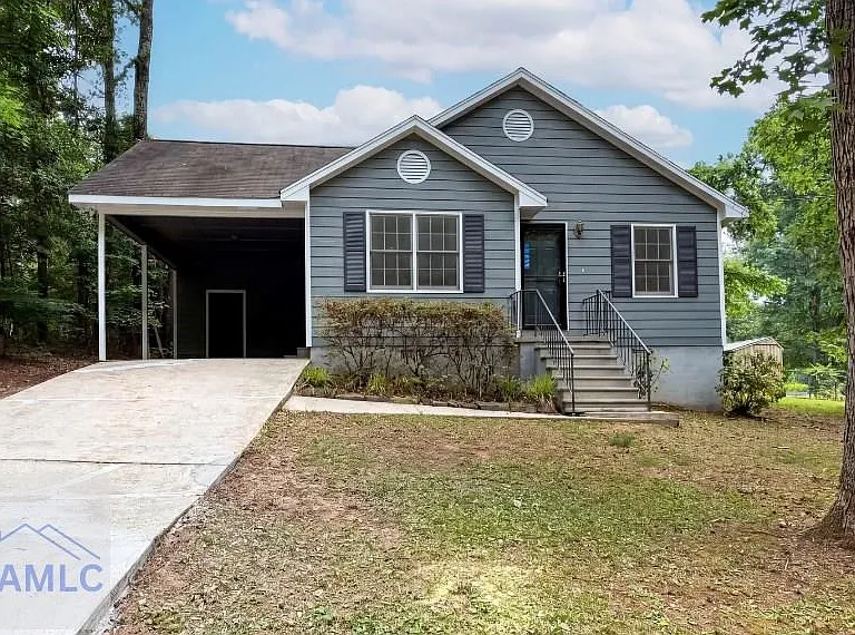 290 Pleasant Dr — Photo 2
