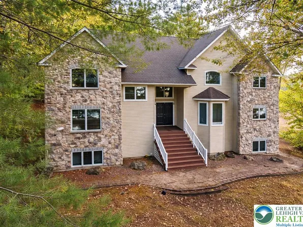 205 Osprey Way, East Stroudsburg, PA 18302