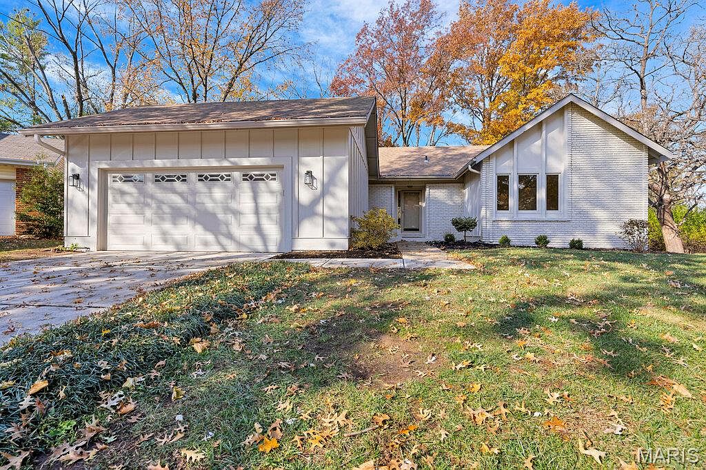 15795 Scenic Green Ct, Chesterfield, MO 63017 | Zillow