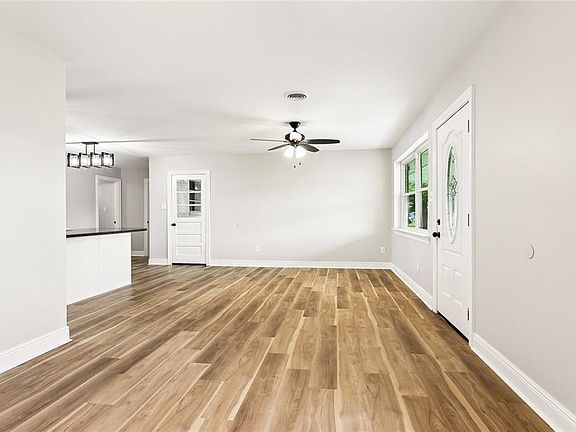 3rd image of 210 Mark Dr