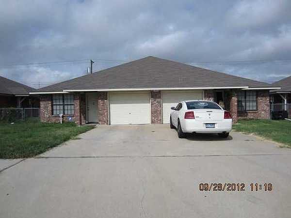 1st image of 3901 Hitchrock Dr