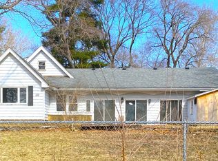 132 Wallace Ave, Machesney Park, IL 61115