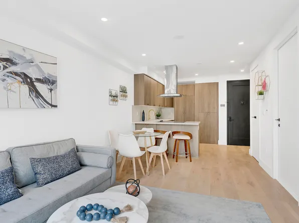 156 Tompkins Avenue image 2 of 14