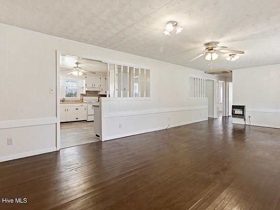2nd image of 204 Glenburnie Drive