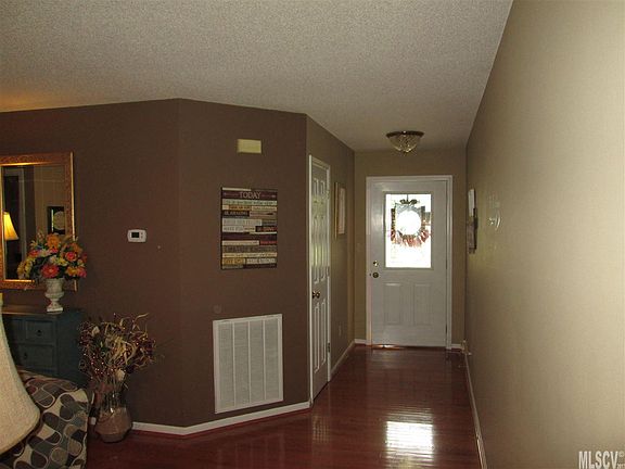 4th image of 4184 Lindsay St