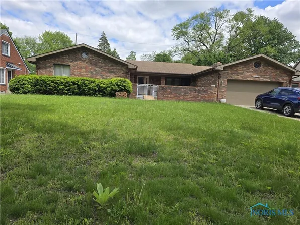 2928 Drummond Rd, Toledo, OH 43606