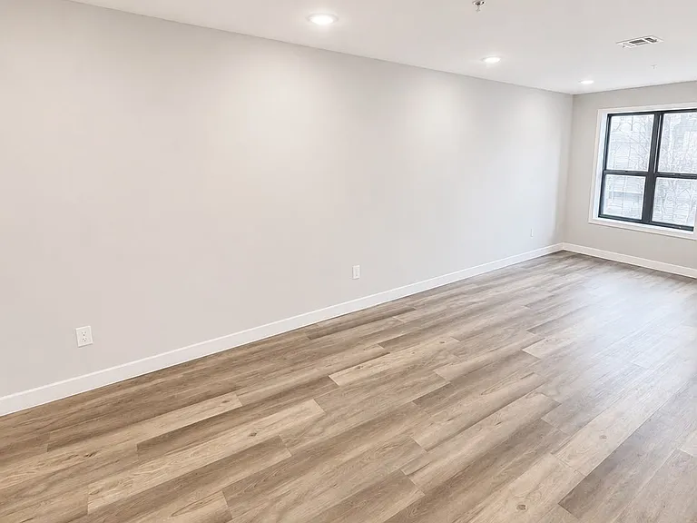 159 12th Ave #303 — Photo 6