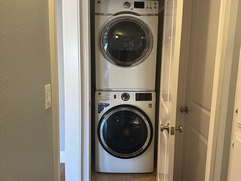 916 S Sherbourne Dr #205 — Photo 9