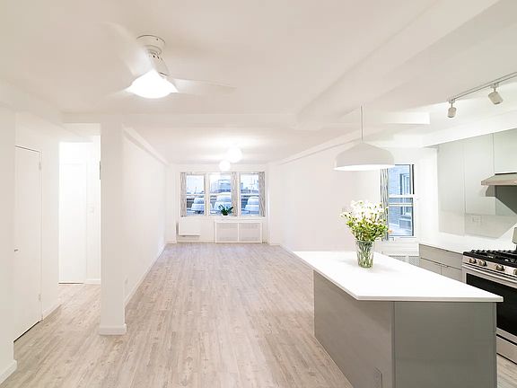 2nd image of 50 Bayard St APT 2Y