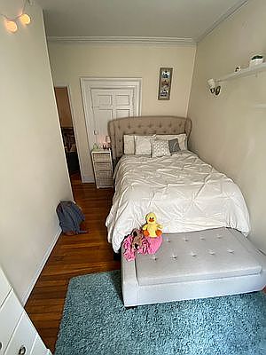 4th image of 159 E 33rd St APT 3