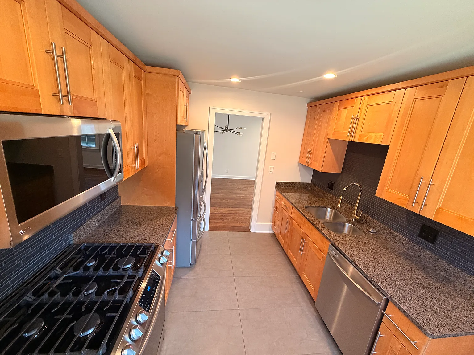 3 bed, 1200 sqft, $1,750 — Photo 2