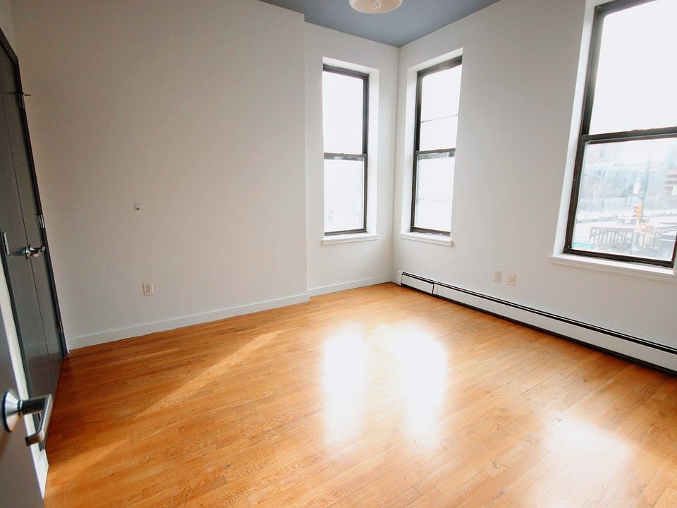 1st image of 47-45 Vernon Blvd #2A