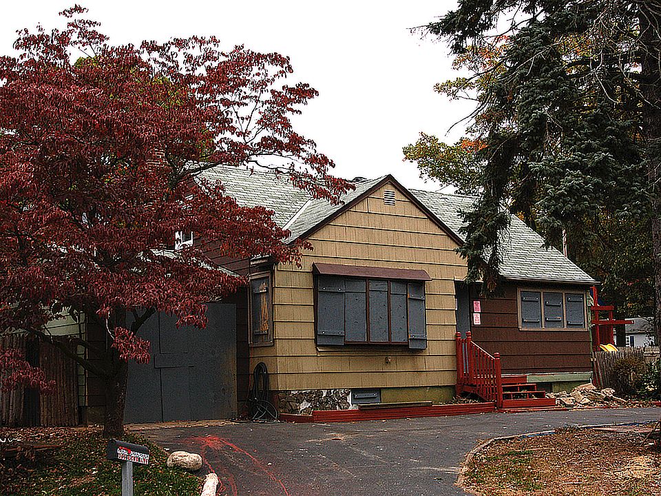 1st image of 309 Echo Ave