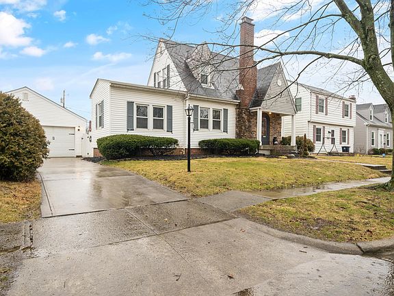 2nd image of 860 Chelsea Ave
