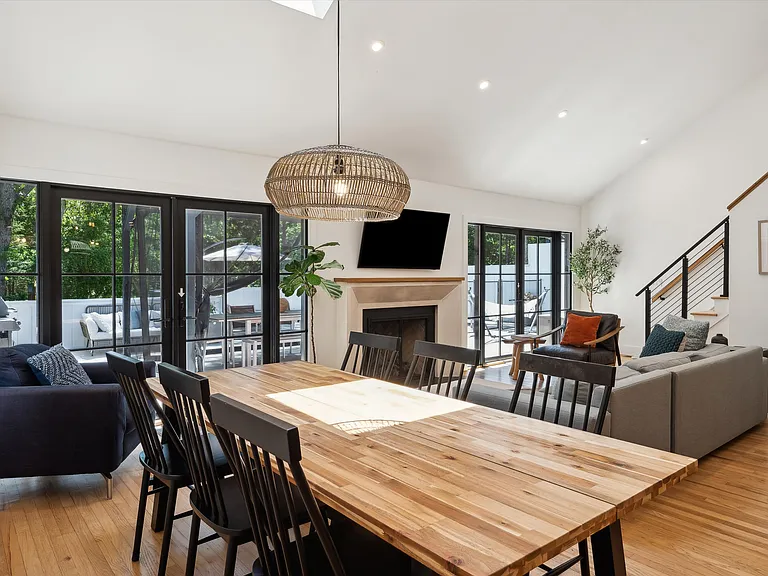 15 Tyrone Dr — Photo 10
