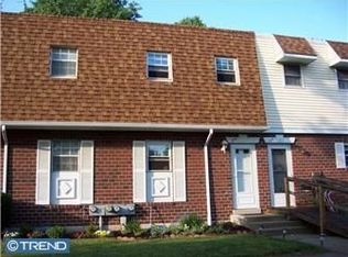 104 Village Ln, Pottstown, PA 19464