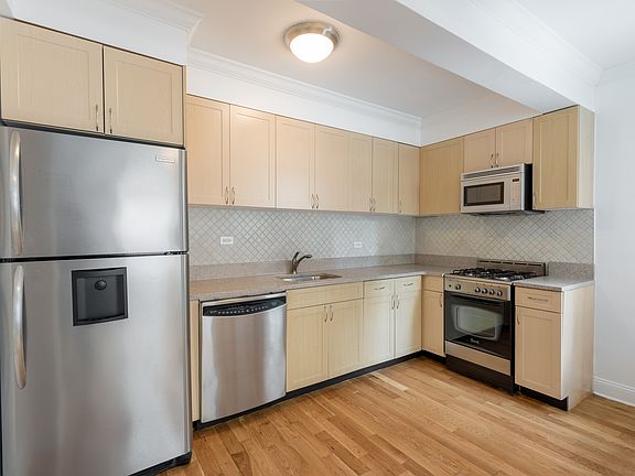 5th image of 41 Park Ave APT 2E