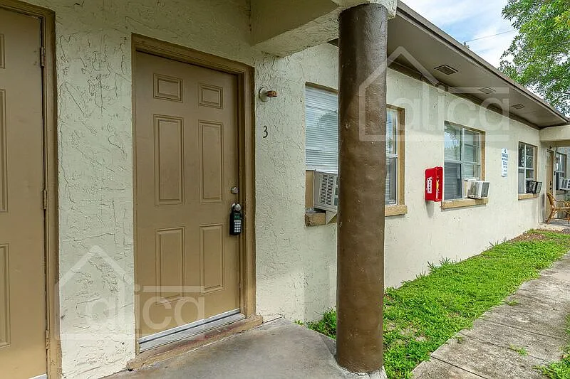 2 bed, 1.0 bath, 728 sqft, $1,500 — Photo 2