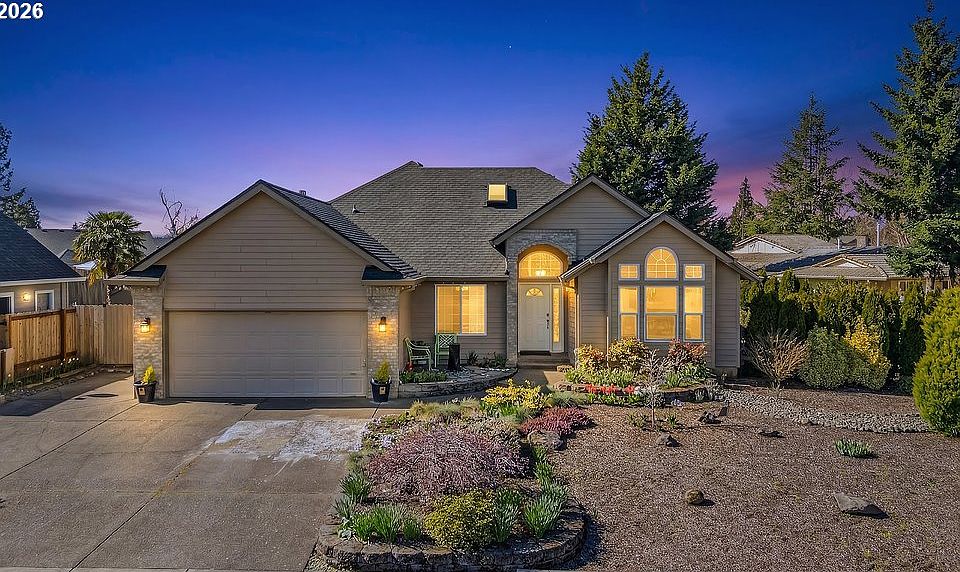 1st image of 921 Hermanson St