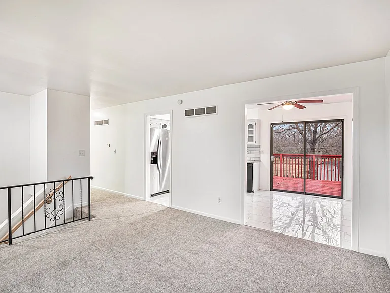 1208 S Mayview Ave — Photo 4