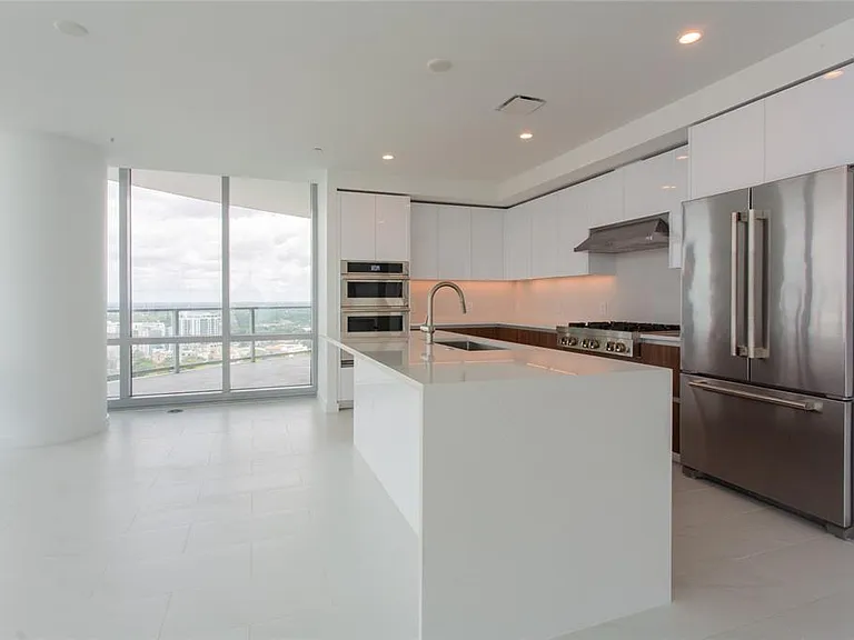 400 Central Ave #2601 — Photo 13