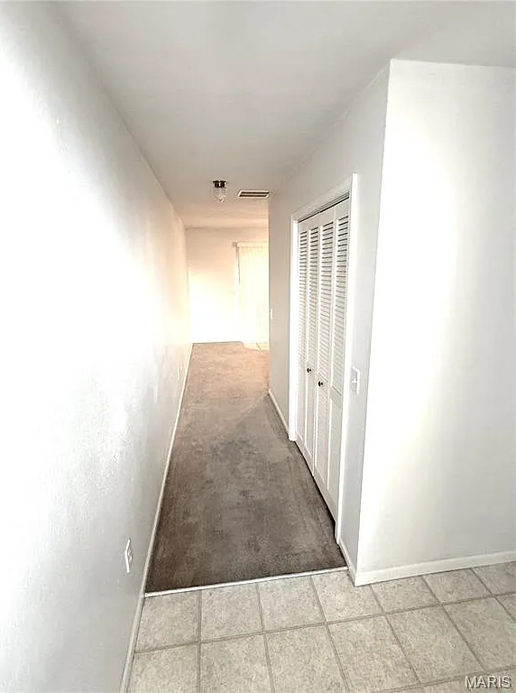 3 bed, 3.0 bath, 1500 sqft, $1,600 — Photo 2