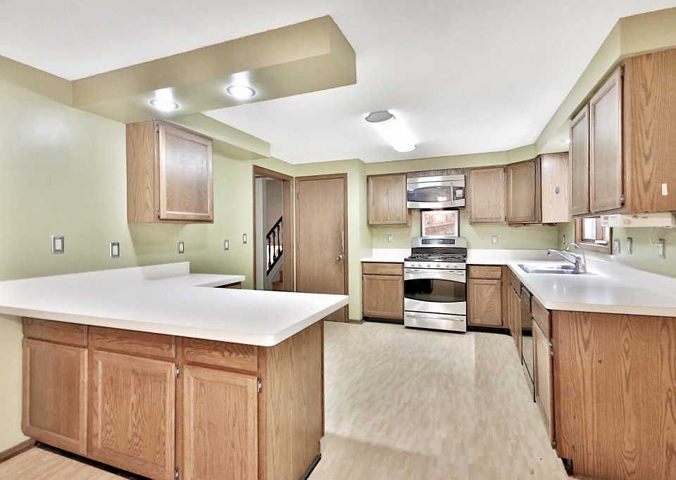 1st image of 2296 Dahl Ct E