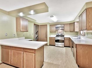 2296 Dahl Ct E, Maplewood, MN 55119