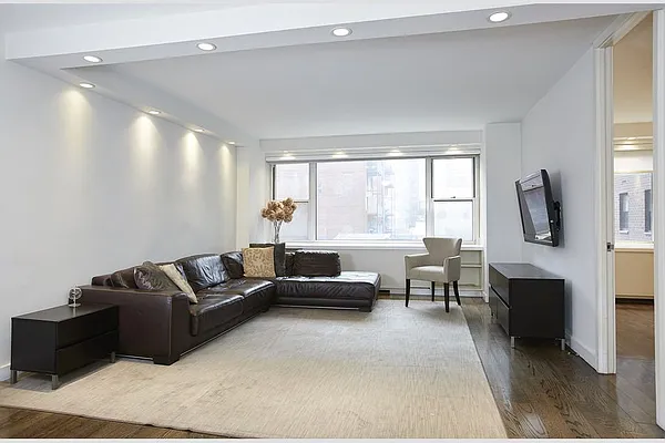 Sold by Stribling | media 2