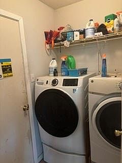 5th image of 206 Rinehardt St