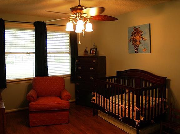4th image of 124 Lee Etta Dr
