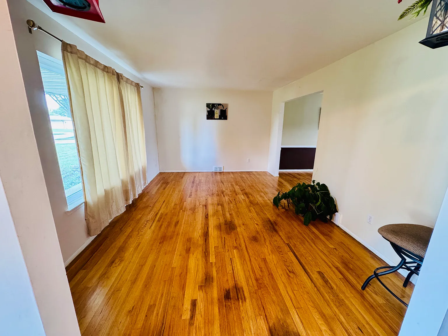 4 bed, 1906 sqft, $2,250 — Photo 3