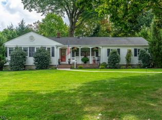 37 Thomas Dr, Clark, NJ 07066