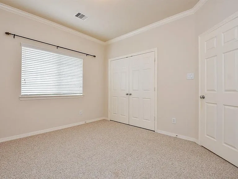 3206 Holly Crossing Dr — Photo 29