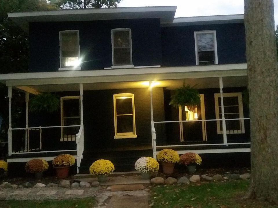 1st image of 52 Reading Ave