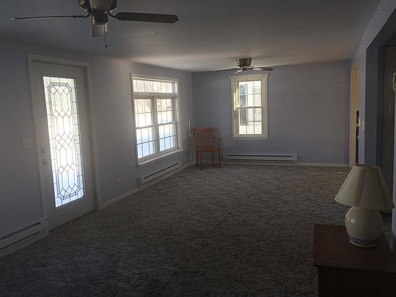 3rd image of 4 Garfield Ave
