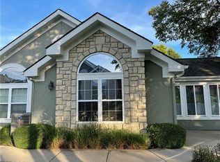 7204 Meadow View St, Shawnee, KS 66227
