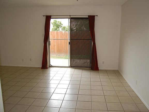 Patio Door/Dining