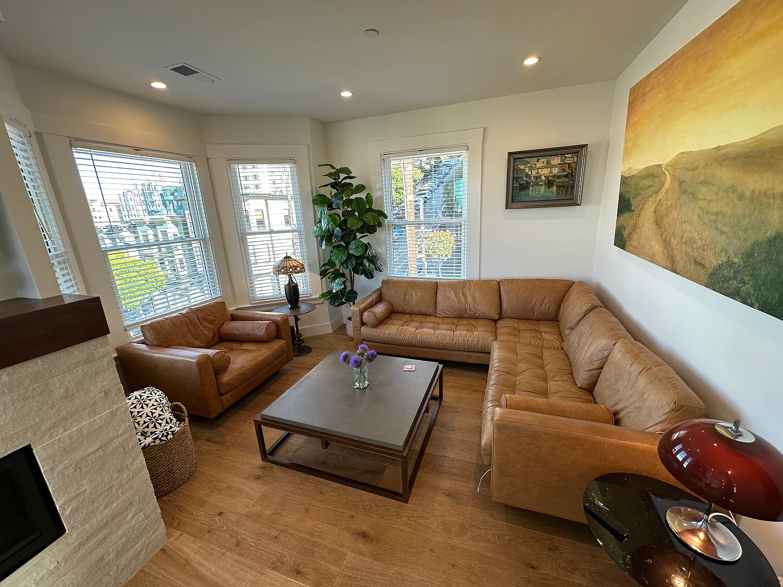 1 bed, 1.5 bath, 900 sqft, $9,500 — Photo 3